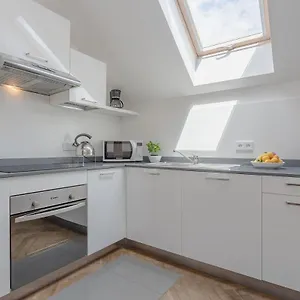 Modern Close To River Apartament