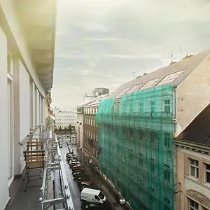 Luxury 150m2 On Wencelas Square With Private Garage Apartament