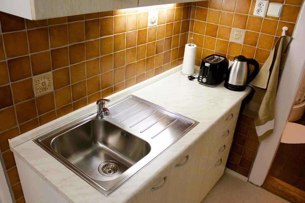 Blue Apartment In Beautiful English Style Garden With Atmosphere Praga Czechy
