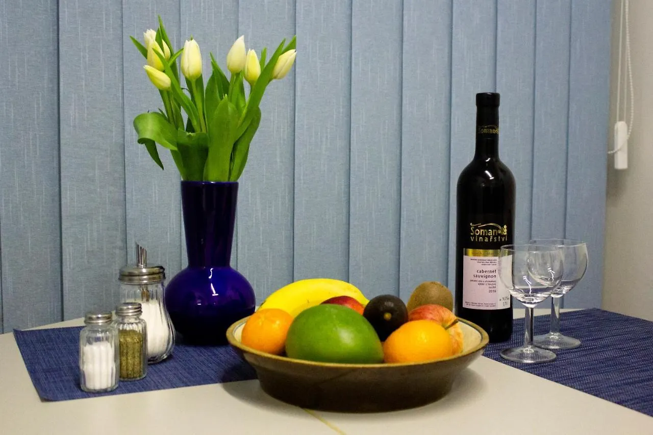 Blue Apartment In Beautiful English Style Garden With Atmosphere Praga
