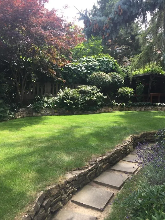 Blue Apartment In Beautiful English Style Garden With Atmosphere Praga